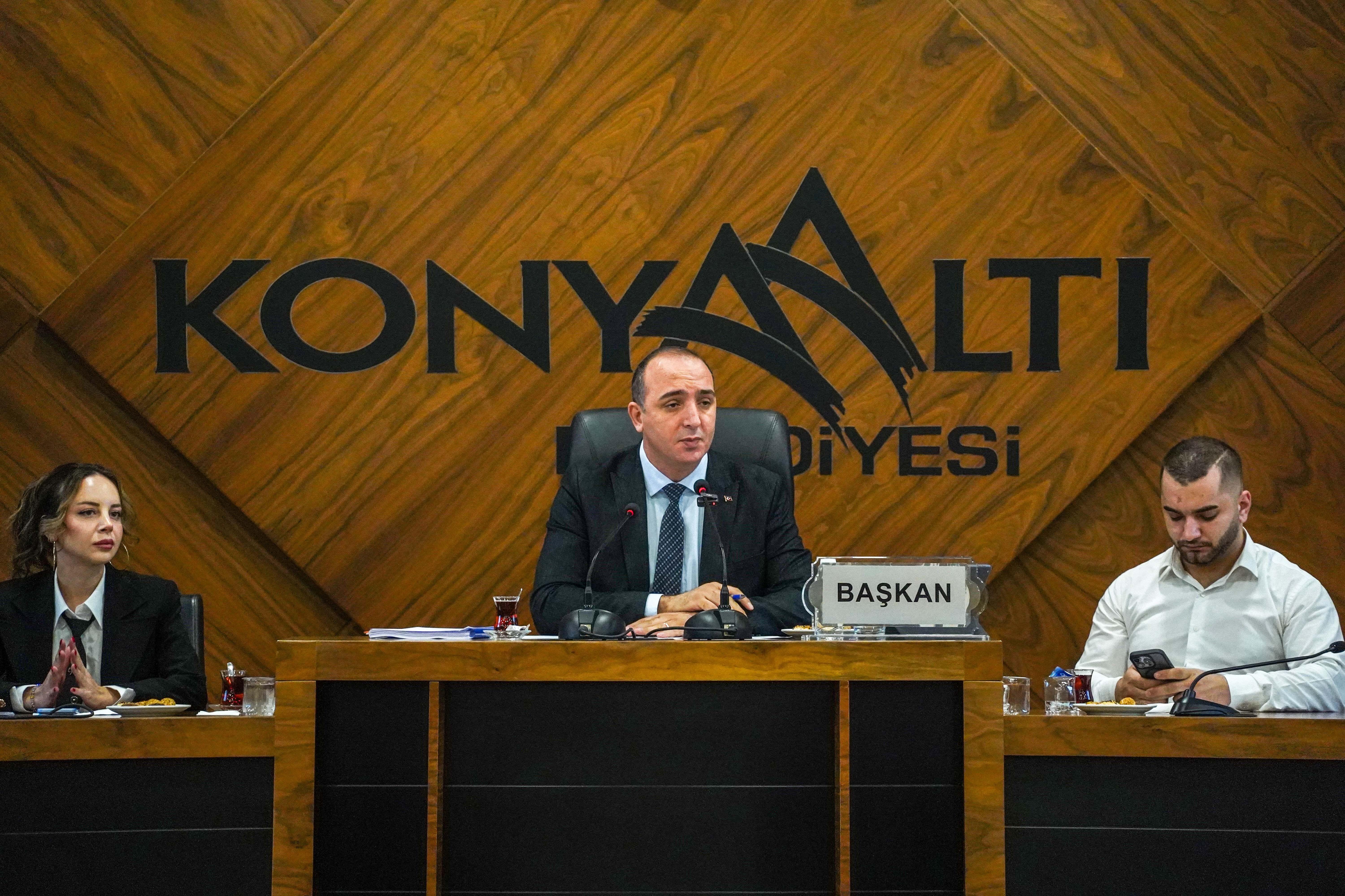 Konyaalti Meclisi Karisti Cem Kotan5