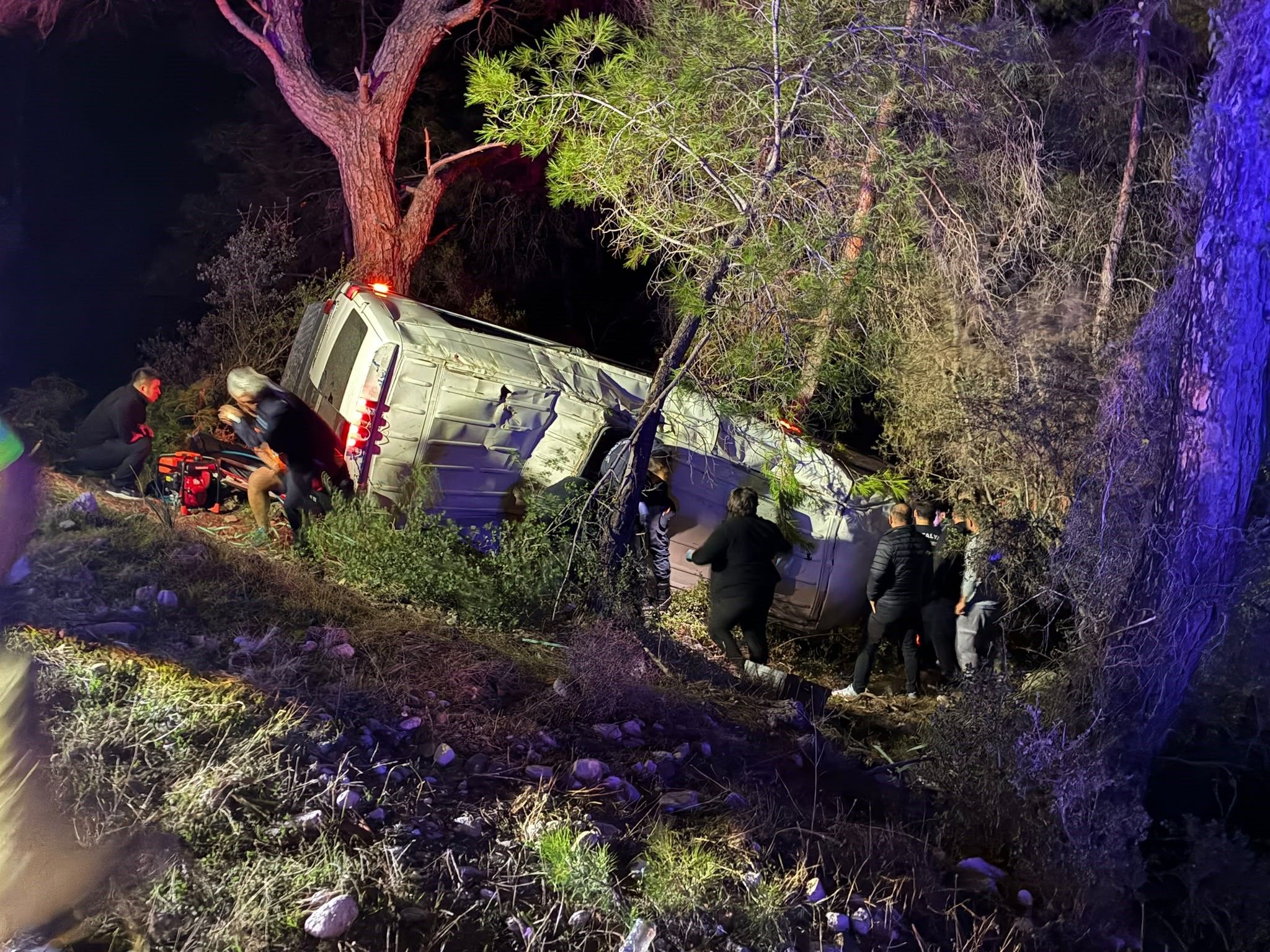 Kumluca Tur Minibusu Kaza 15 Yarali