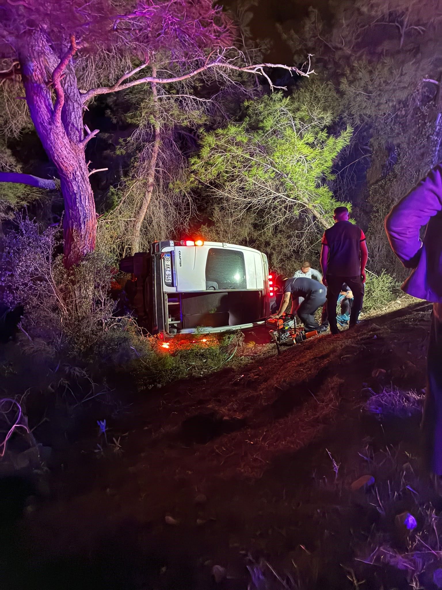Kumluca Tur Minibusu Kaza 15 Yarali3