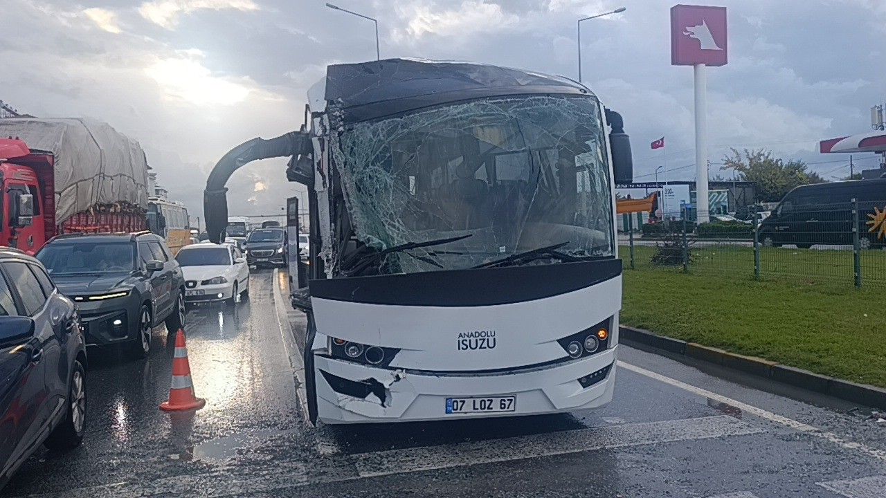 Manavgat Kaza 4 Personel Yaralandi