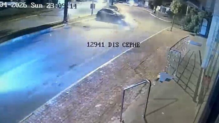 Manavgat Kaza Otomobil Palmiyeye Carpti2
