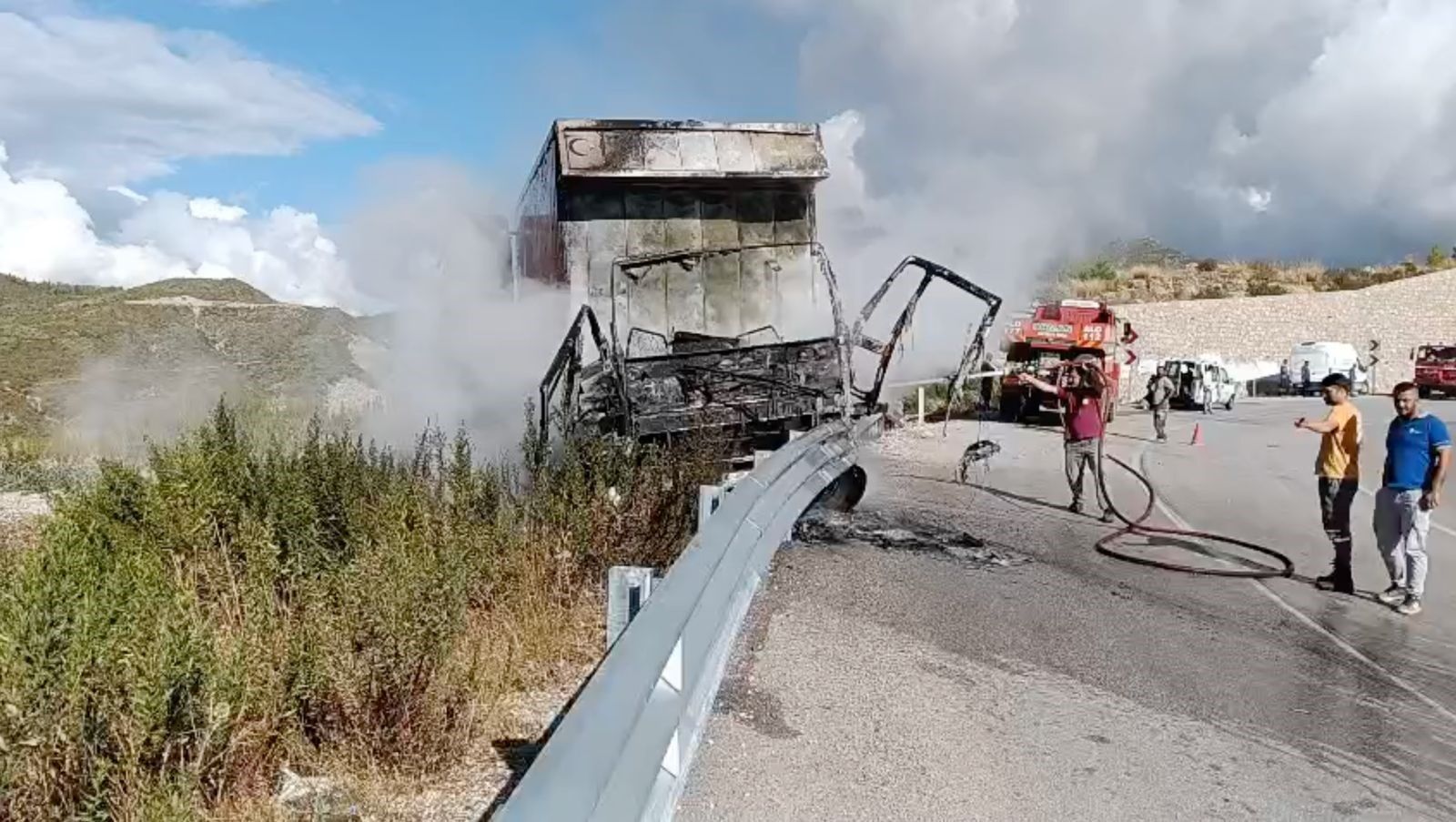 Manavgat Nakliyat Kamyonu Yangin2