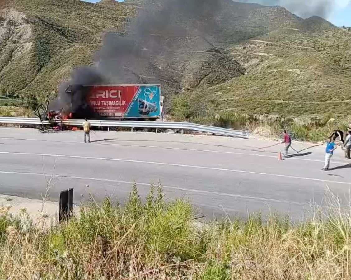 Manavgat Nakliyat Kamyonu Yangin3