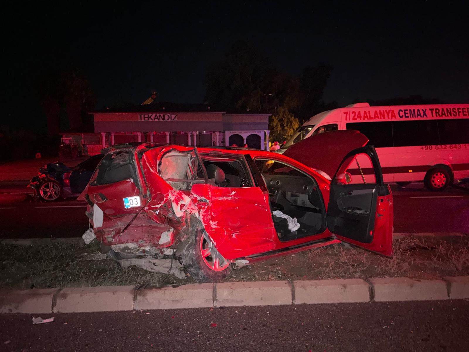 Manavgat Zincirleme Kaza 4 Yarali Alkollu Surucu2