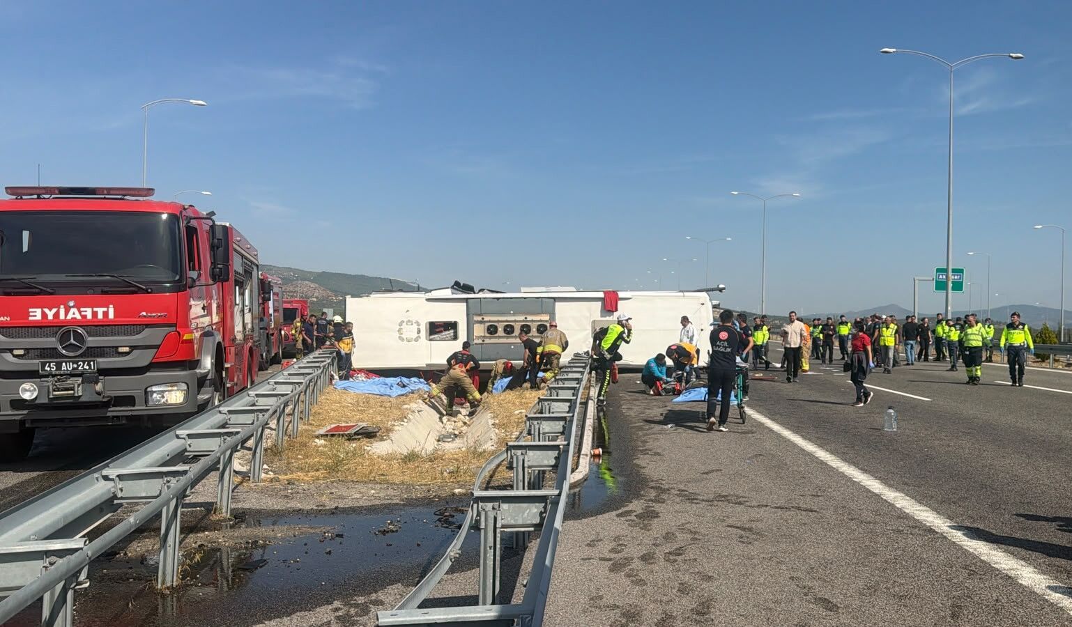 Manisa Kaza 11 Kisi Hayatini Kaybetti