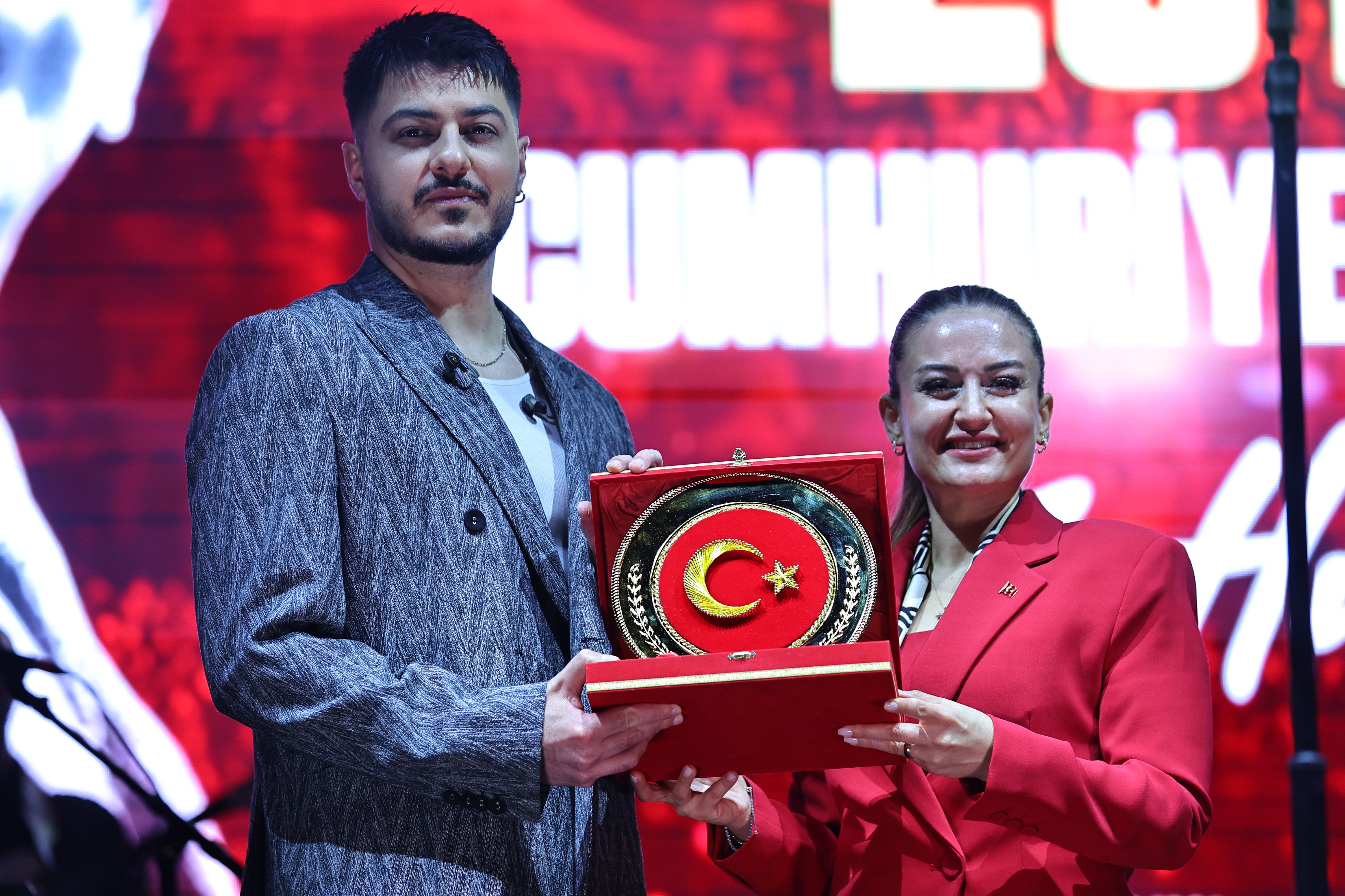 On Binlerce Antalyalı Cumhuriyet Için Yürüdü (16)