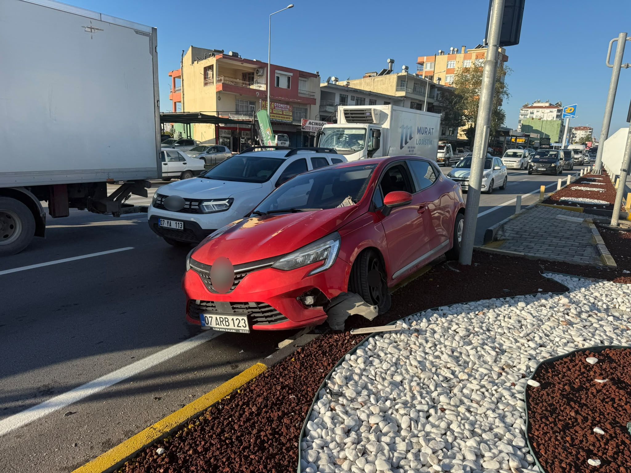 Serik Kaza Sanayi Kavşagi Yarali