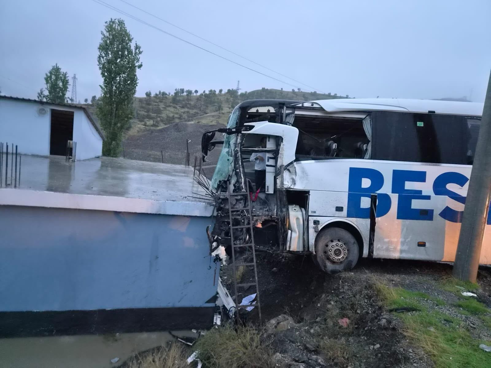 Şırnak Antalya Kaza 15 Yarali2