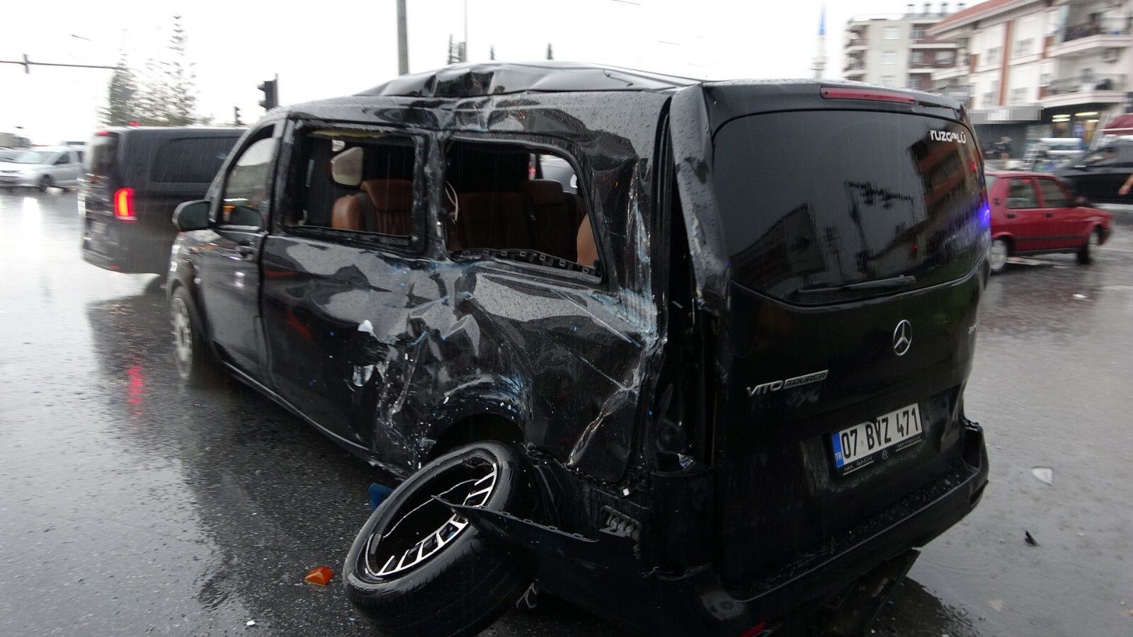 Tir Kazasi Antalya 3 Yarali.3