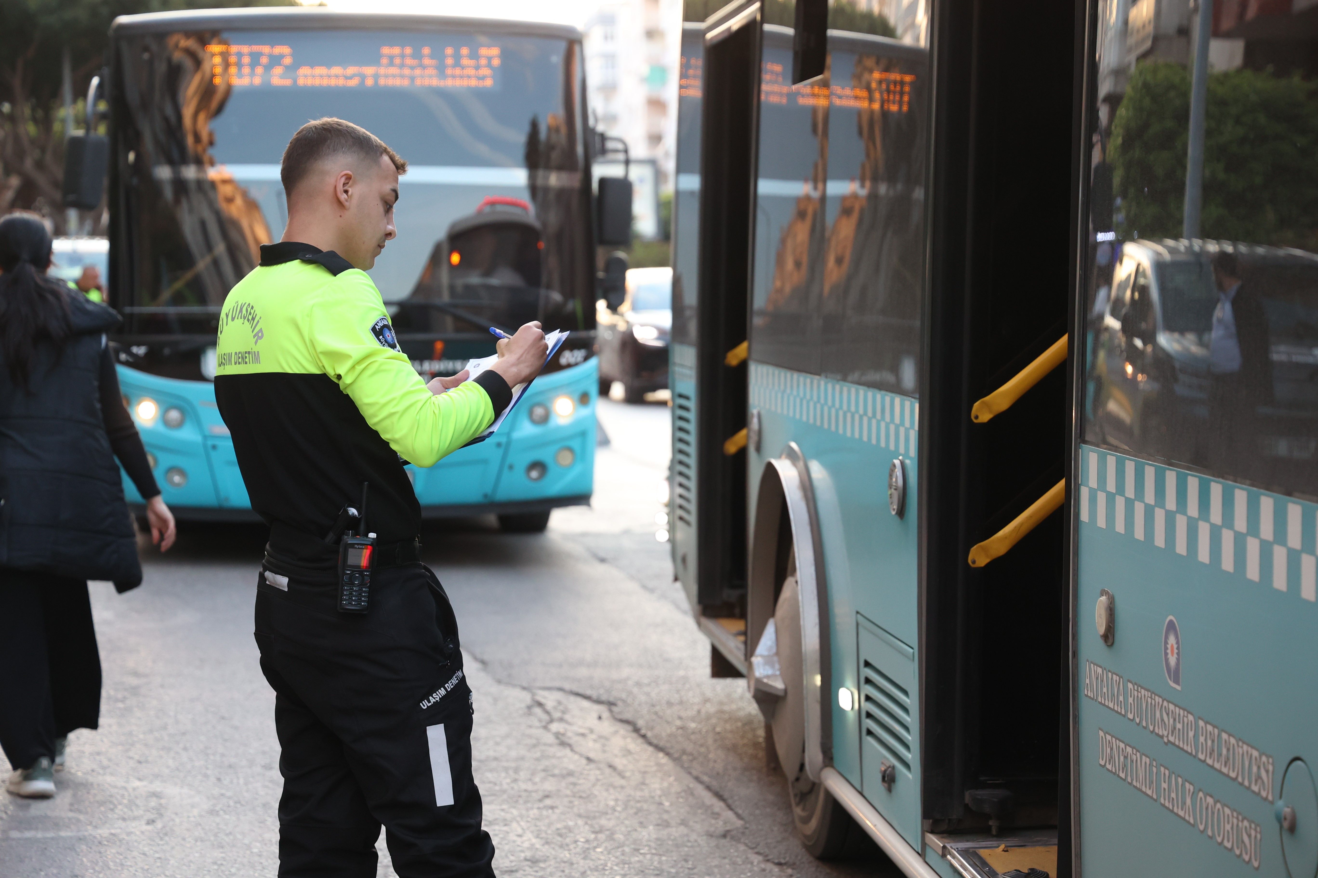Yagmur Suyu Sizan Ozel Halk Otobusu Bakim Cezai Islem