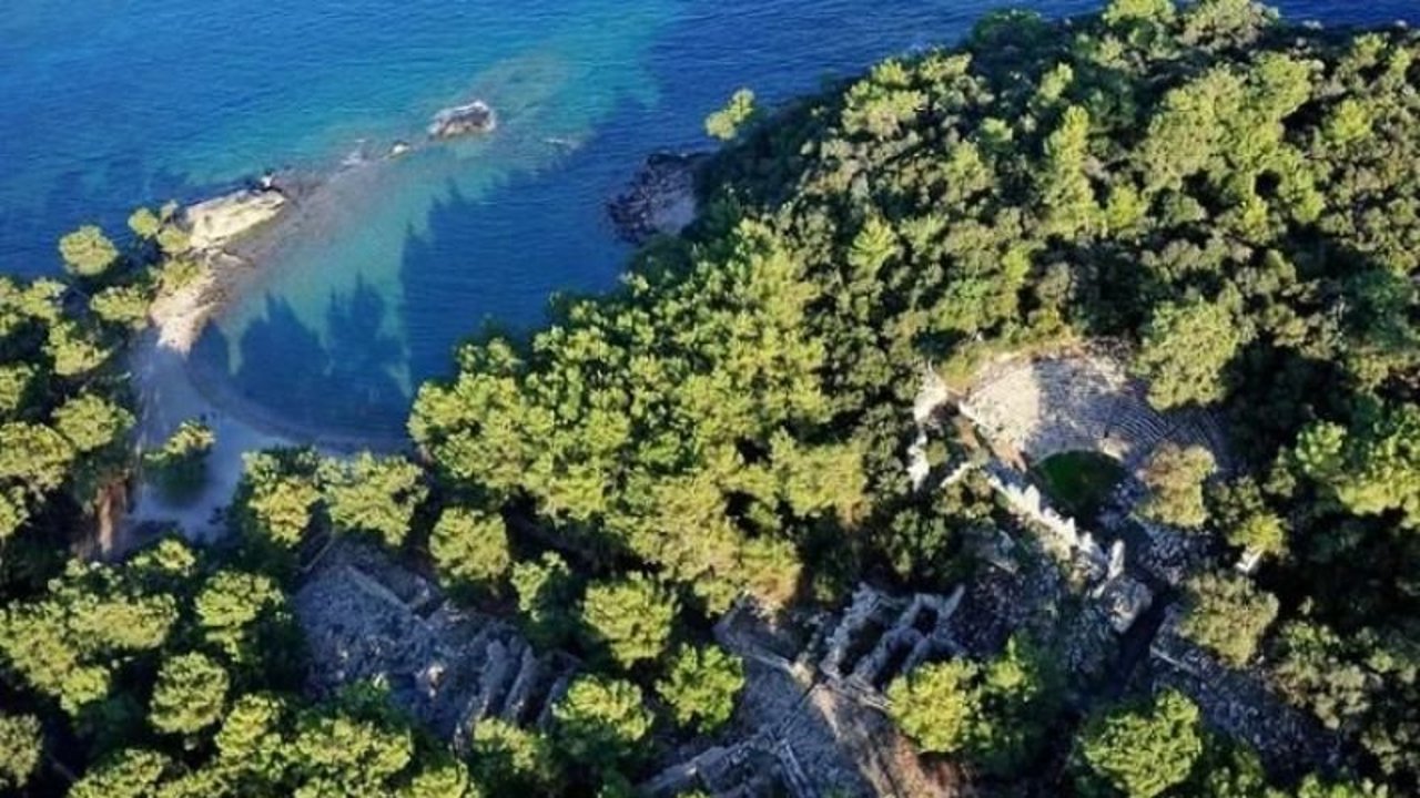 Phaselis'te Zamanda Yolculuk: Masmavi Sulara Dalacağınız Efsanevi Cennet!