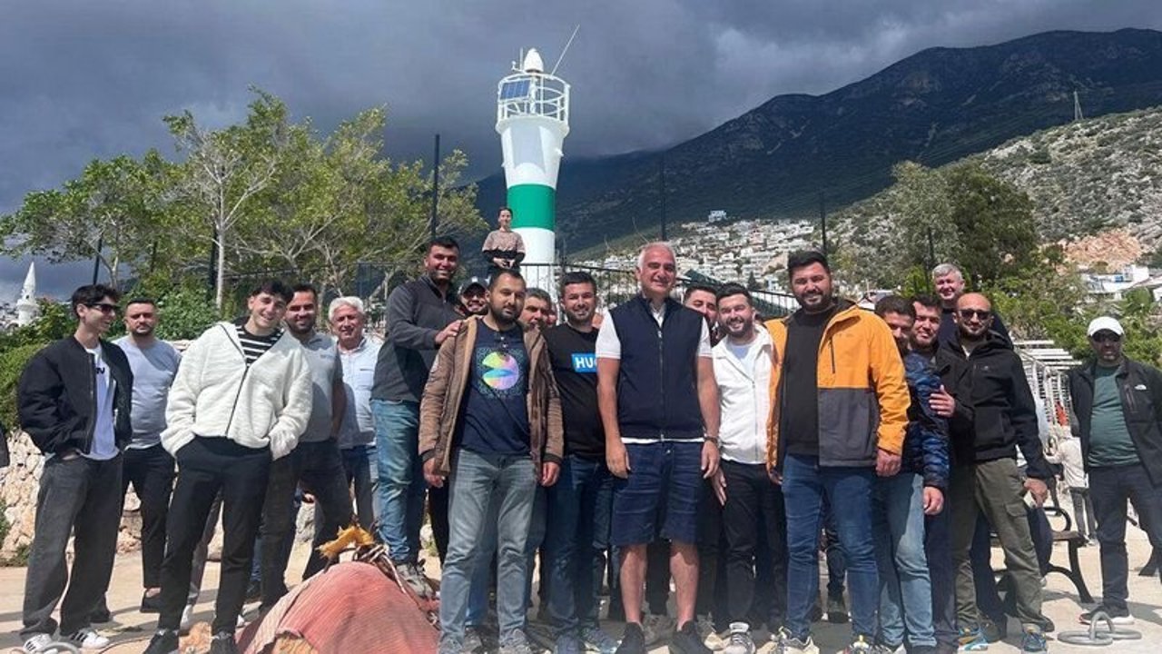 Bakan Ersoy, bayramda da sahadaydı! 