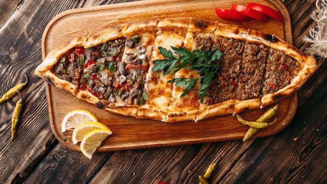 Karadeniz Pidesi Nerede Yenir? En İyi Mekanlar ve Lezzet Durakları