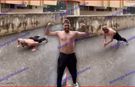 Antalya’da yağmurda çıplak şınav çekti!