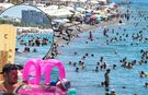 Antalya'da sıcaklar bunalttı: Termometreler 40 dereceyi gösterdi!