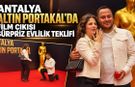 Antalya Altın Portakal’da film çıkışı sürpriz evlilik teklifi