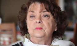 Füsun Erbulak Kimdir: Sanat ve Edebiyata İlgisi Nereden, Aile Kökleri Nedir, Kaç Yaşında, Kiminle Evli?