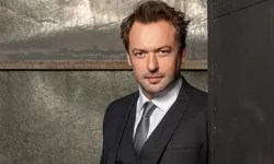 Okan Yalabık Kimdir: Aslen Nereli, Kaç Yaşında, Hangi Dizi ve Filmlerde Oynadı?