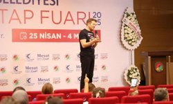 Varol Yaşaroğlu, Kepez Kitap Fuarı’nda!