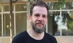 Tolga Karel: Sanattan Direksiyon Başına Uzanan Hayat Öyküsü