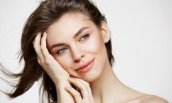 10 Yaş Genç Görünmenin Sırrı Ortaya Çıktı! Baby Face Makyajıyla Zamanı Geri Alın!