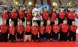 Kepezli minik güreşçilerden Türkiye şampiyonluğu