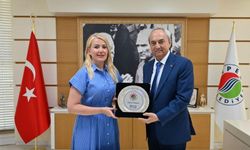 Kepez'de sokak hayvanları için anlamlı takas