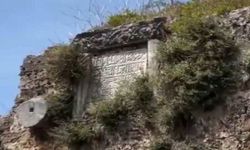 Antalya’da 800 Yıllık Fetihname Hâlâ Yerinde Duruyor