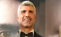 Ünlü Sanatçı Özcan Deniz Hakkında Merak Edilenler: Yaşı, Burcu, Boyu ve Çocuğu