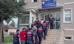 Havaya ateş açan 5 kişi yakalandı