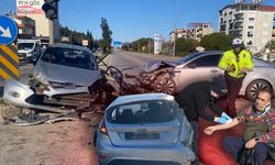 Antalya Serik'te otomobiller çarpıştı!