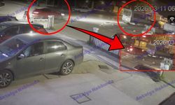 Antalya’da park halindeki servis aracına çarpıp kaçtı!