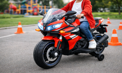 Çocuk Motoru Seçimi: Eğlenceli ve Güvenli Sürüş İçin Akülü Motorsiklet Rehberi