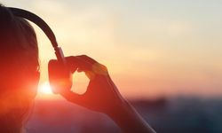 Antalya'da açık ara en çok dinlenen müzik türü belli oldu!