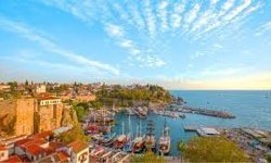 Antalya’da 14 Nisan’da Bahar Yüzünü Gösteriyor: Güneşli ve Ilık Hava Hakim