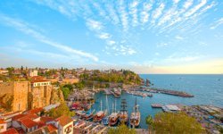 Antalya’da 17 Nisan’da Bahar Devam Ediyor: Güneşli ve Ilık Hava Etkili