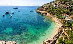 Antalya’da 21 Nisan’da Yaz Havası Devam Ediyor: Güneşli ve Sıcak Gün