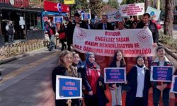 Burdur'da otizme farkındalık yürüyüşü gerçekleştirildi!
