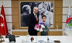 Kepez'de Başkanlık koltuğu Ömer' emanet