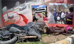 Antalya’da feci kaza: Motosiklet sürücüsü minibüsün altında kaldı