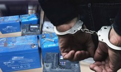 Antalya'da akü hırsızlığı yapan şüpheliler yakalandı!