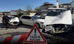 Antalya'da korkutan çarpışma: Ehliyetini yenilemeyen sürücüye ceza şoku