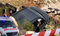 Antalya'da korkunç kaza: Şarampole uçan araçta can pazarı!