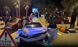 Antalya'da feci kazada otomobil ikiye ayrıldı: 1 ölü, 5 yaralı