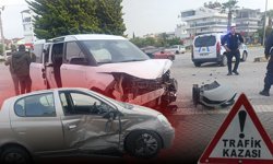 Antalya'da kavşakta feci çarpışma: Otomobil sürücüsü hastaneye kaldırıldı