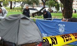 Antalya'da parkta acı olay: Çadırda yaşayan adam ölü bulundu