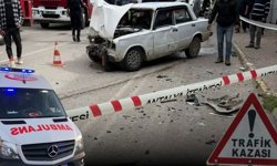 Antalya'da korkutan kaza: Park halindeki araca çarpan çift yaralandı