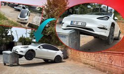 Antalya'da korkutan kaza: Tesla okul bahçesine düştü, 3 yaralı