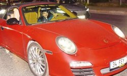 Feyza Civelek İstanbul Sokaklarında Milyonluk Spor Arabasıyla İlgi Odağı Oldu