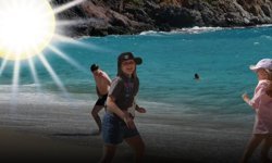 Türkiye üşürken Antalya deniz keyfi yaptı